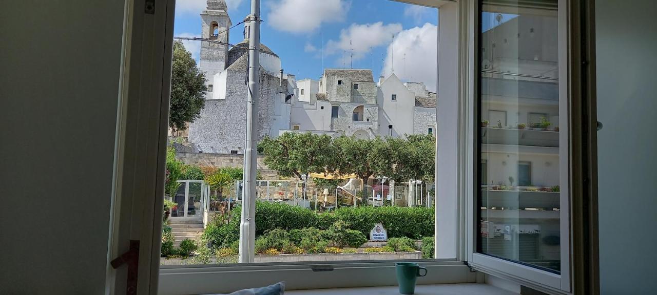 Central Apartment Con Tre Camere Da Letto Locorotondo Eksteriør billede